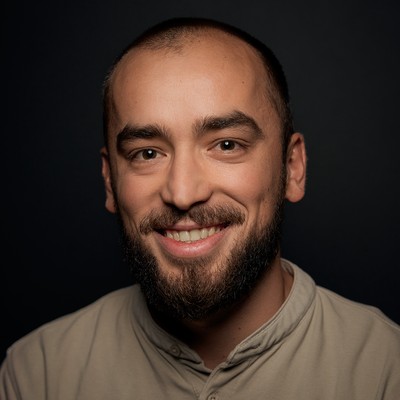 Muhamed Isabegovic, studio dark